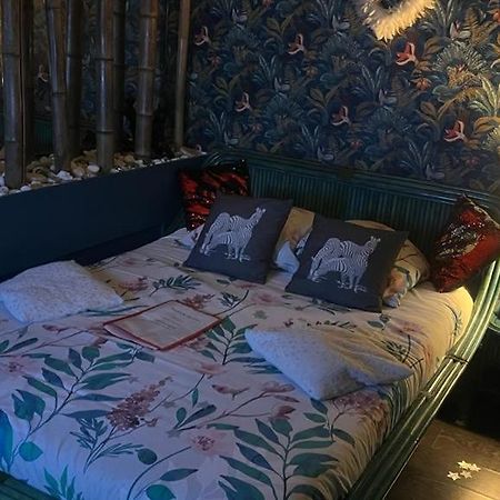 Spabyelleetlui Spa Rouge Ou Bleu Mouscron Zewnętrze zdjęcie