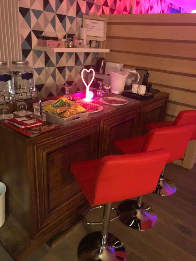 Spabyelleetlui Spa Rouge Ou Bleu Mouscron Zewnętrze zdjęcie