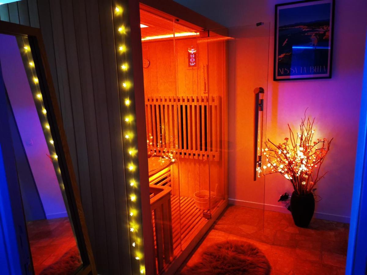 Spabyelleetlui Spa Rouge Ou Bleu Mouscron Zewnętrze zdjęcie