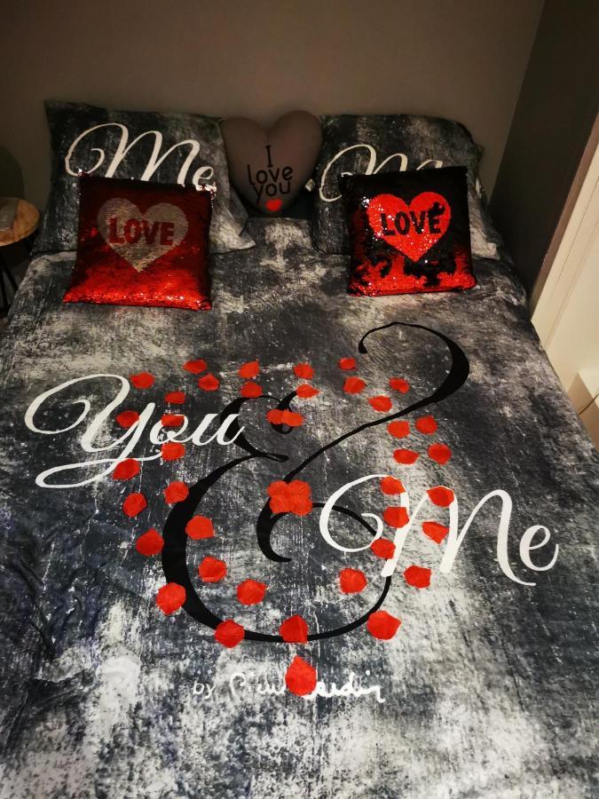 Spabyelleetlui Spa Rouge Ou Bleu Mouscron Zewnętrze zdjęcie