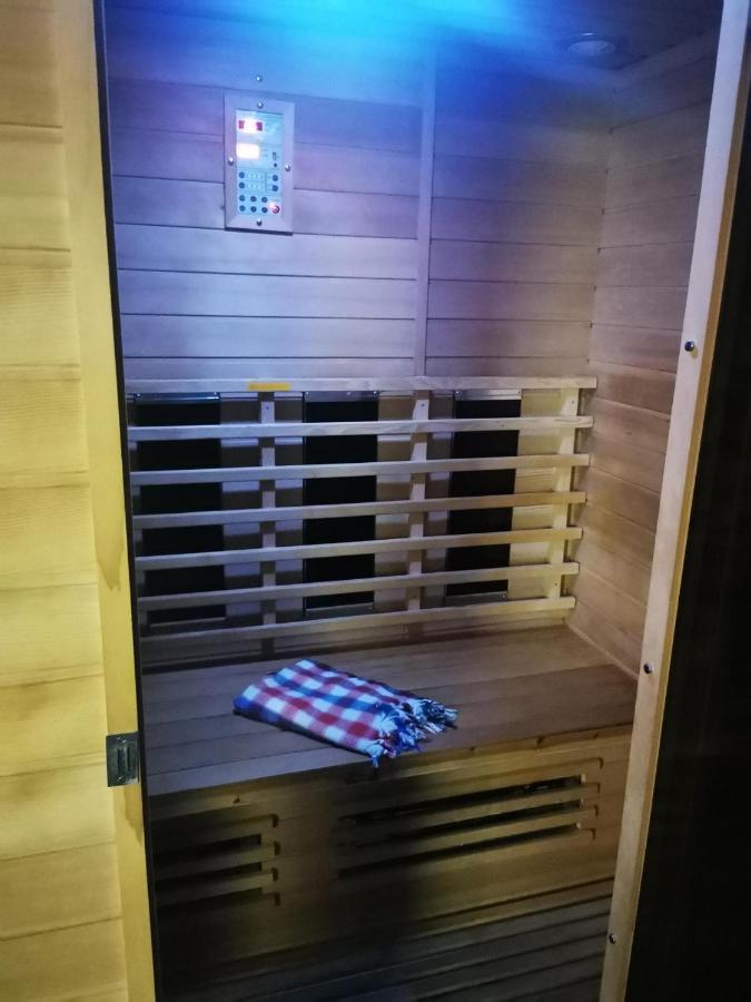 Spabyelleetlui Spa Rouge Ou Bleu Mouscron Zewnętrze zdjęcie
