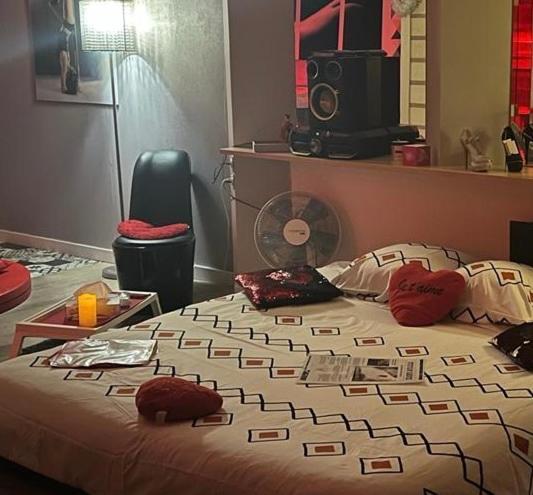 Spabyelleetlui Spa Rouge Ou Bleu Mouscron Zewnętrze zdjęcie